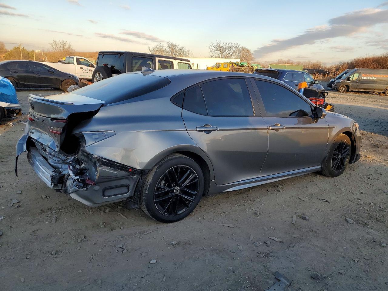 2025 TOYOTA CAMRY