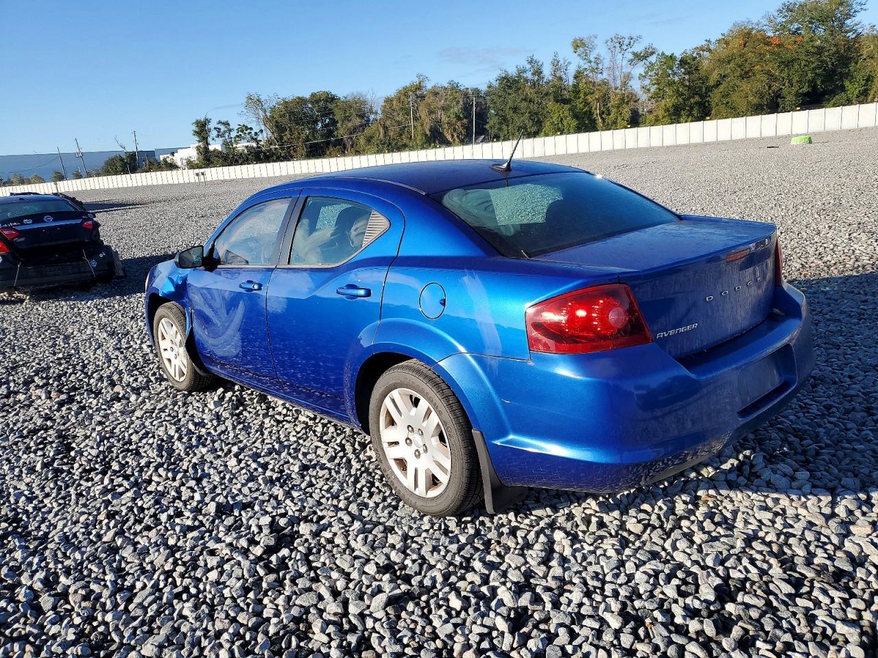 2013 DODGE Avenger