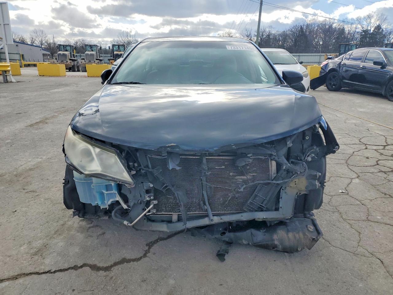 2014 TOYOTA CAMRY