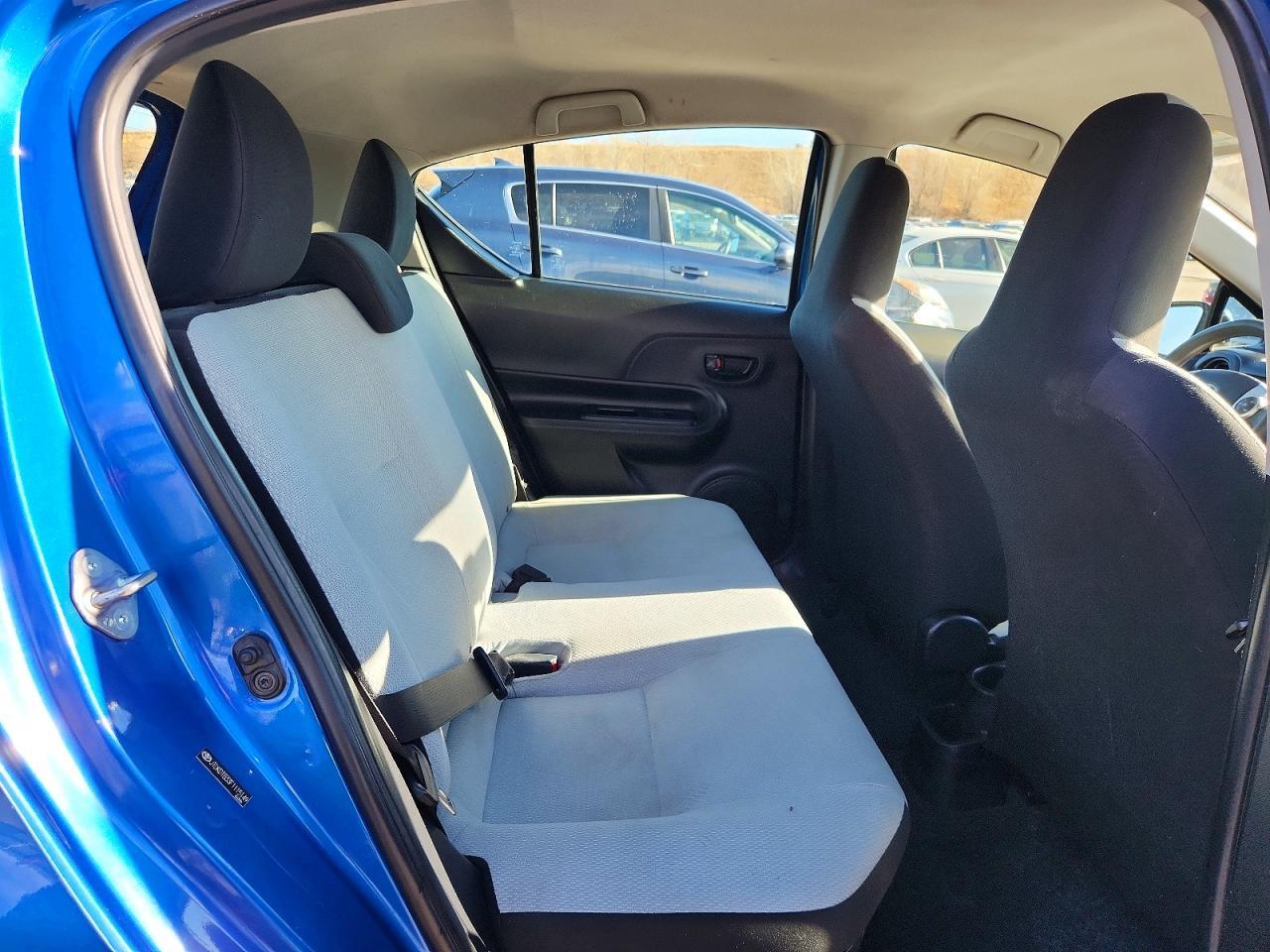 2015 TOYOTA Prius c