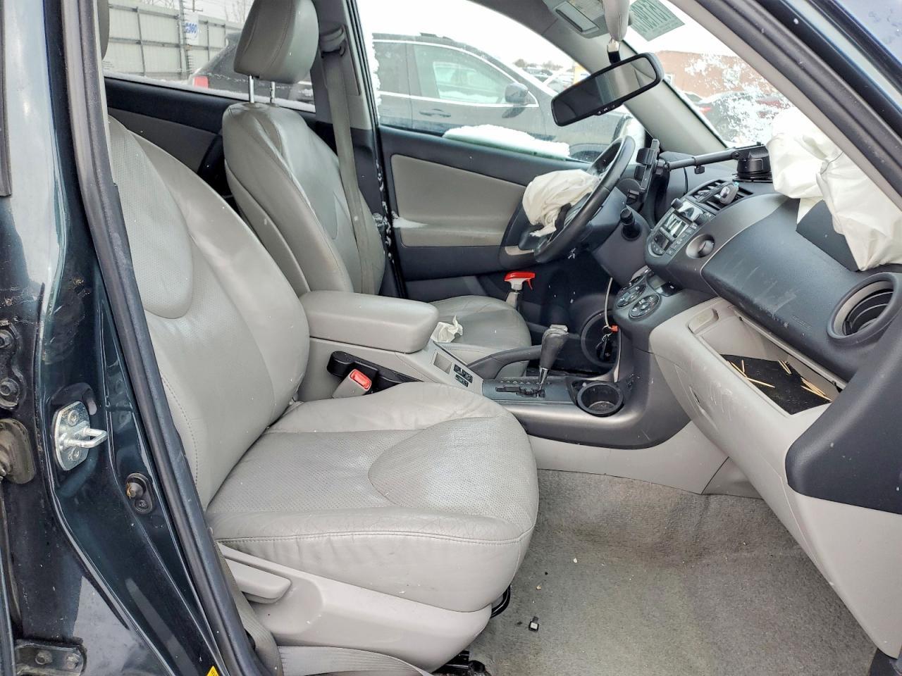 2011 TOYOTA RAV4
