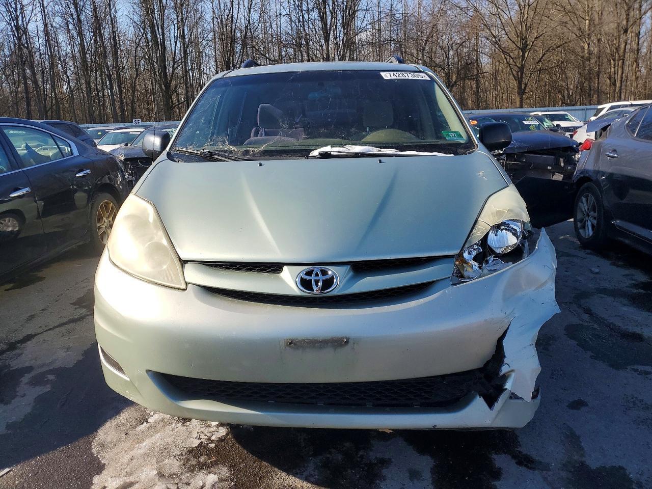 2006 TOYOTA SIENNA