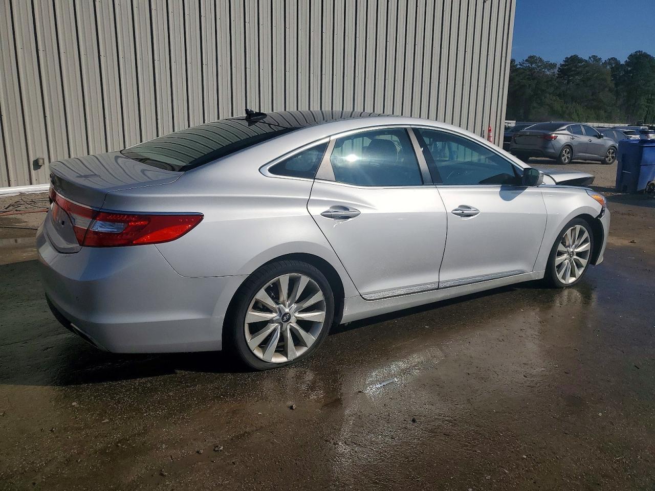 2015 HYUNDAI Azera