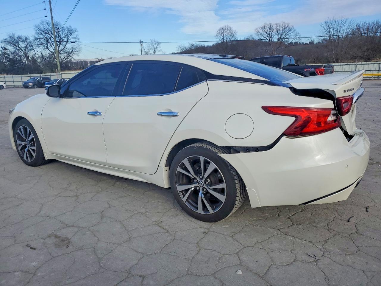 2017 NISSAN Maxima