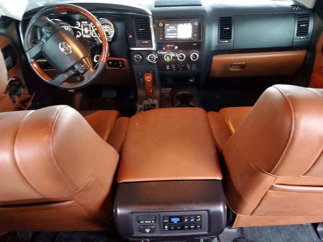 2018 TOYOTA Sequoia