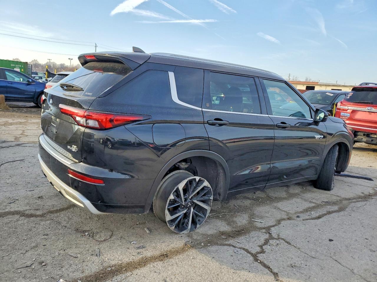2023 MITSUBISHI outlander