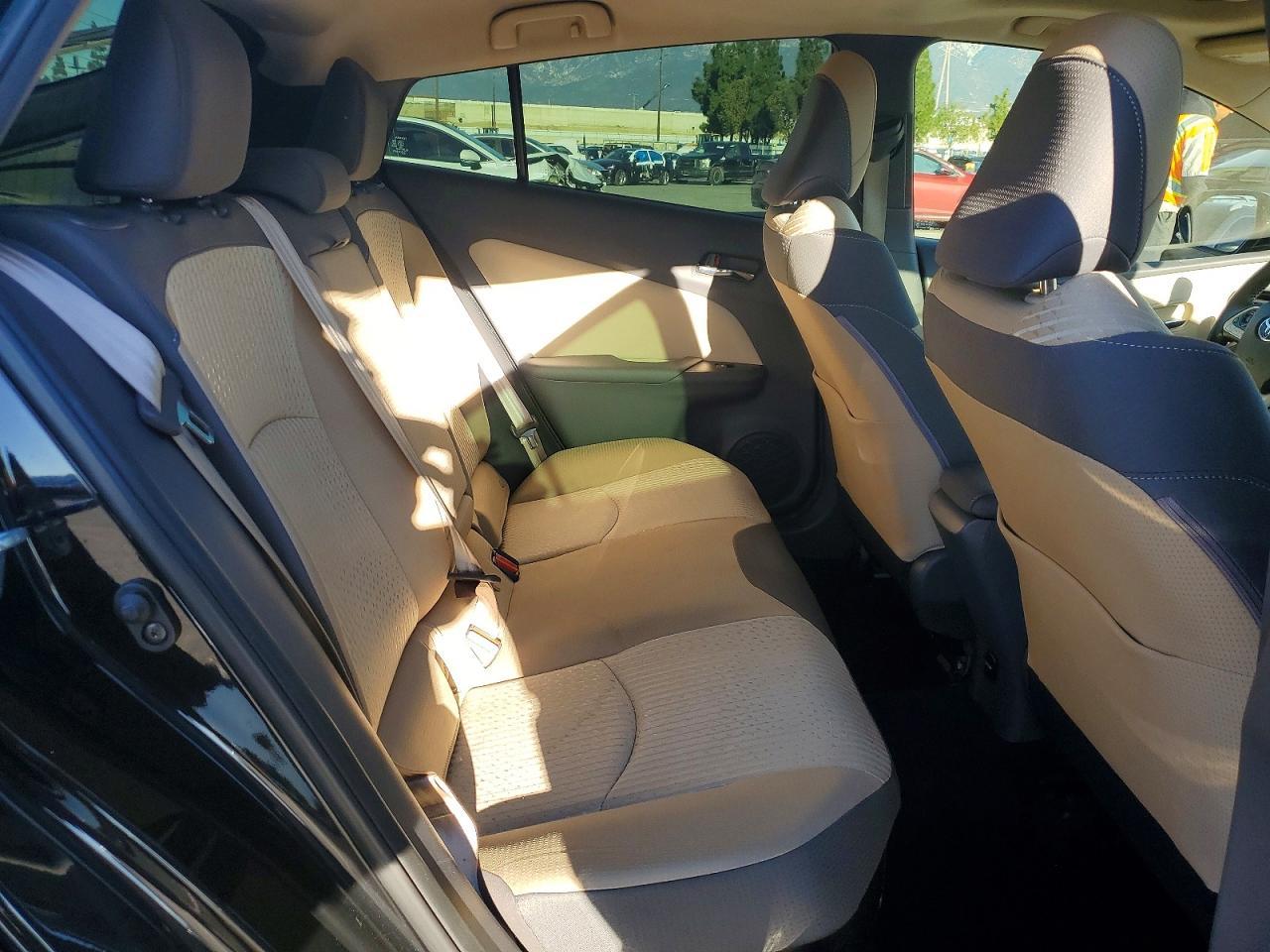 2017 TOYOTA PRIUS