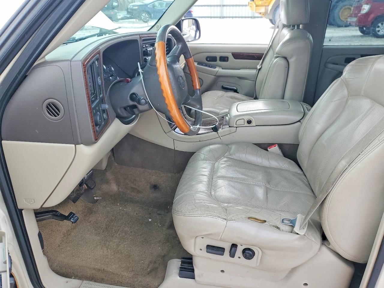 2002 CADILLAC ESCALADE
