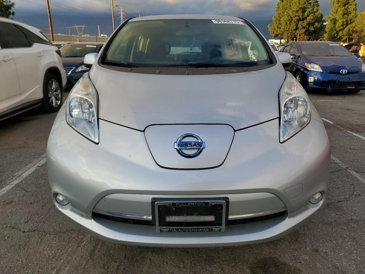 2016 NISSAN LEAF