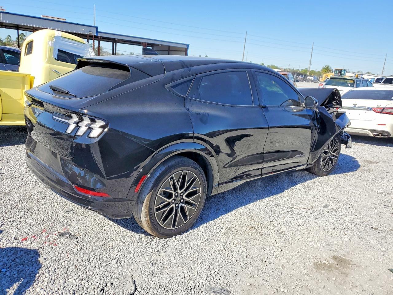 2024 FORD Mustang Mach-E
