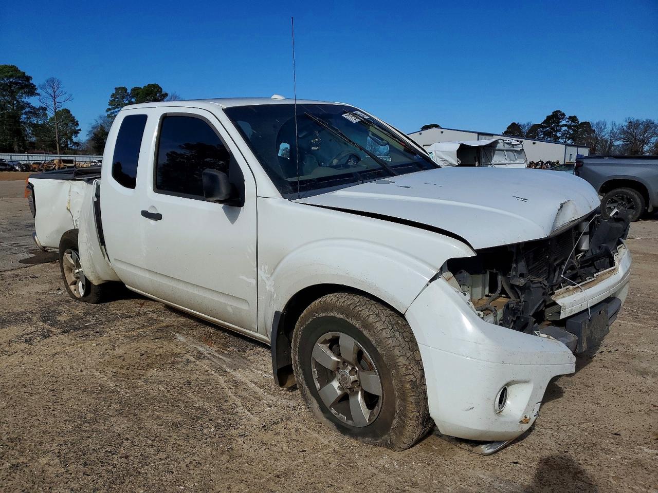 2013 NISSAN Frontier