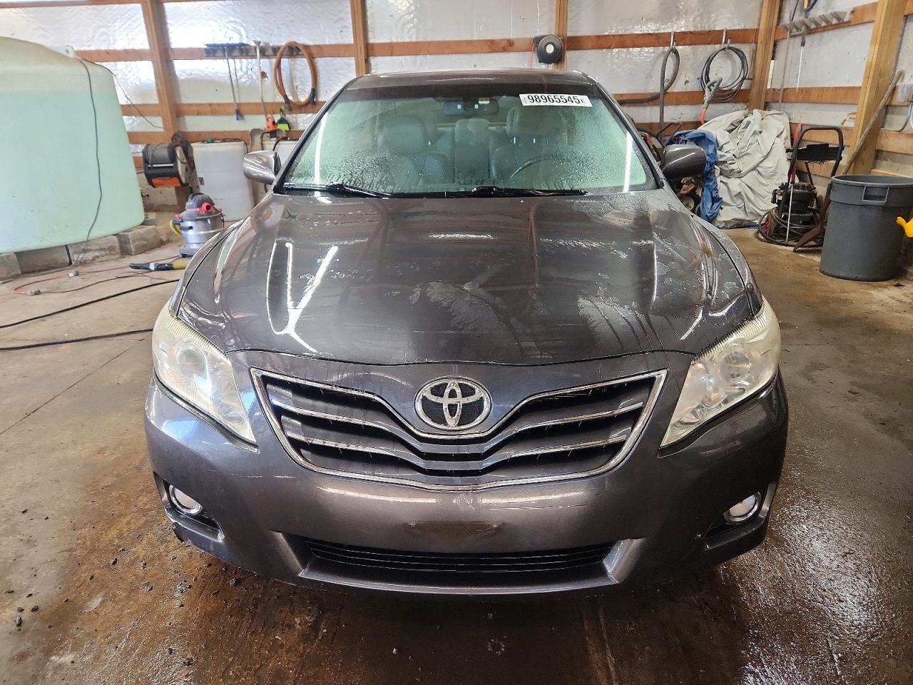 2011 TOYOTA CAMRY