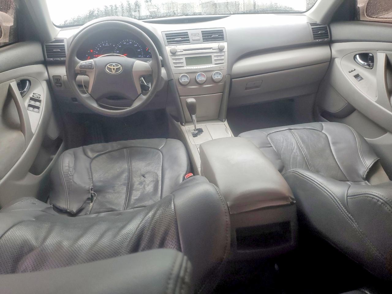 2011 TOYOTA CAMRY