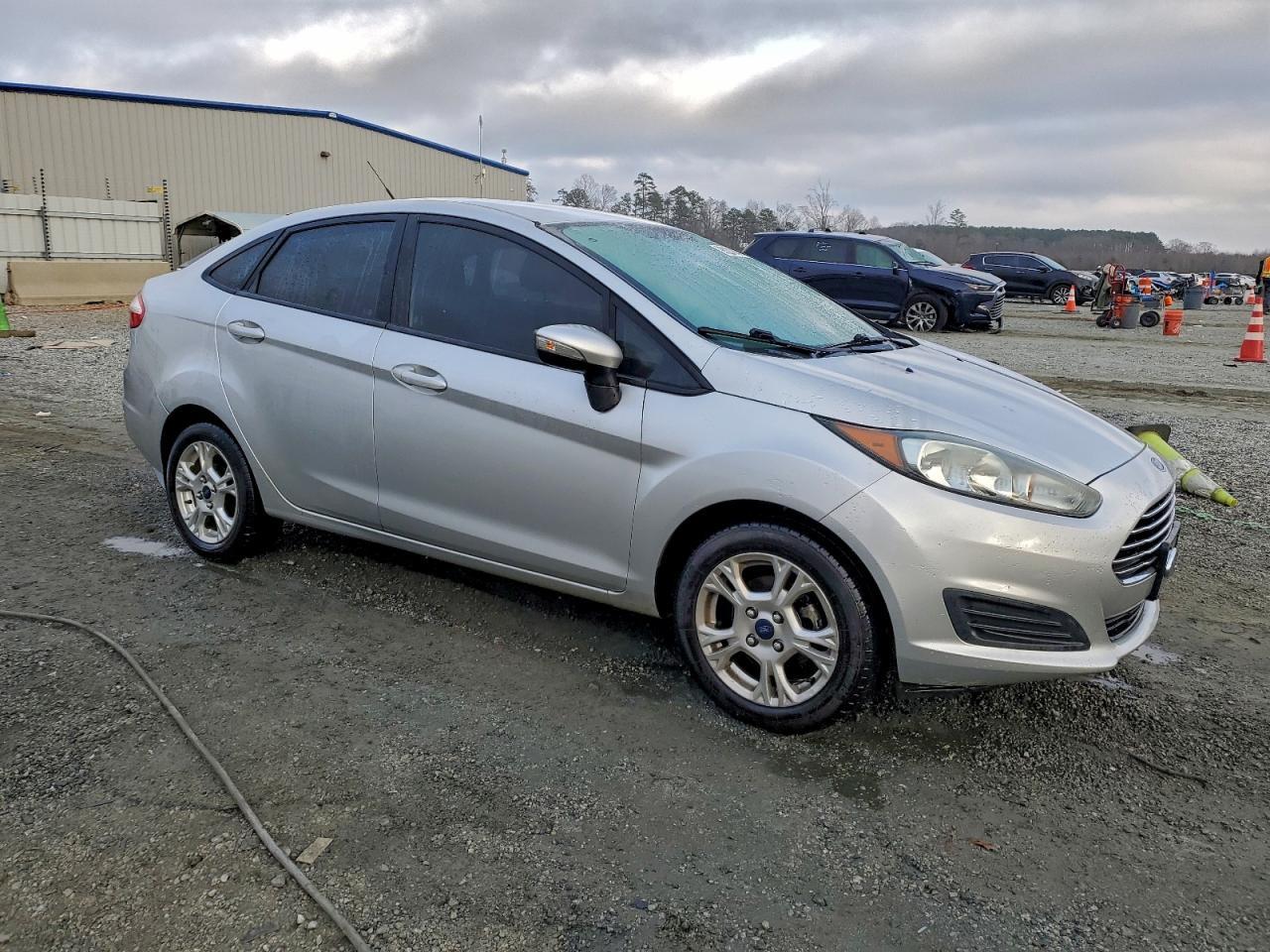 2016 FORD Fiesta