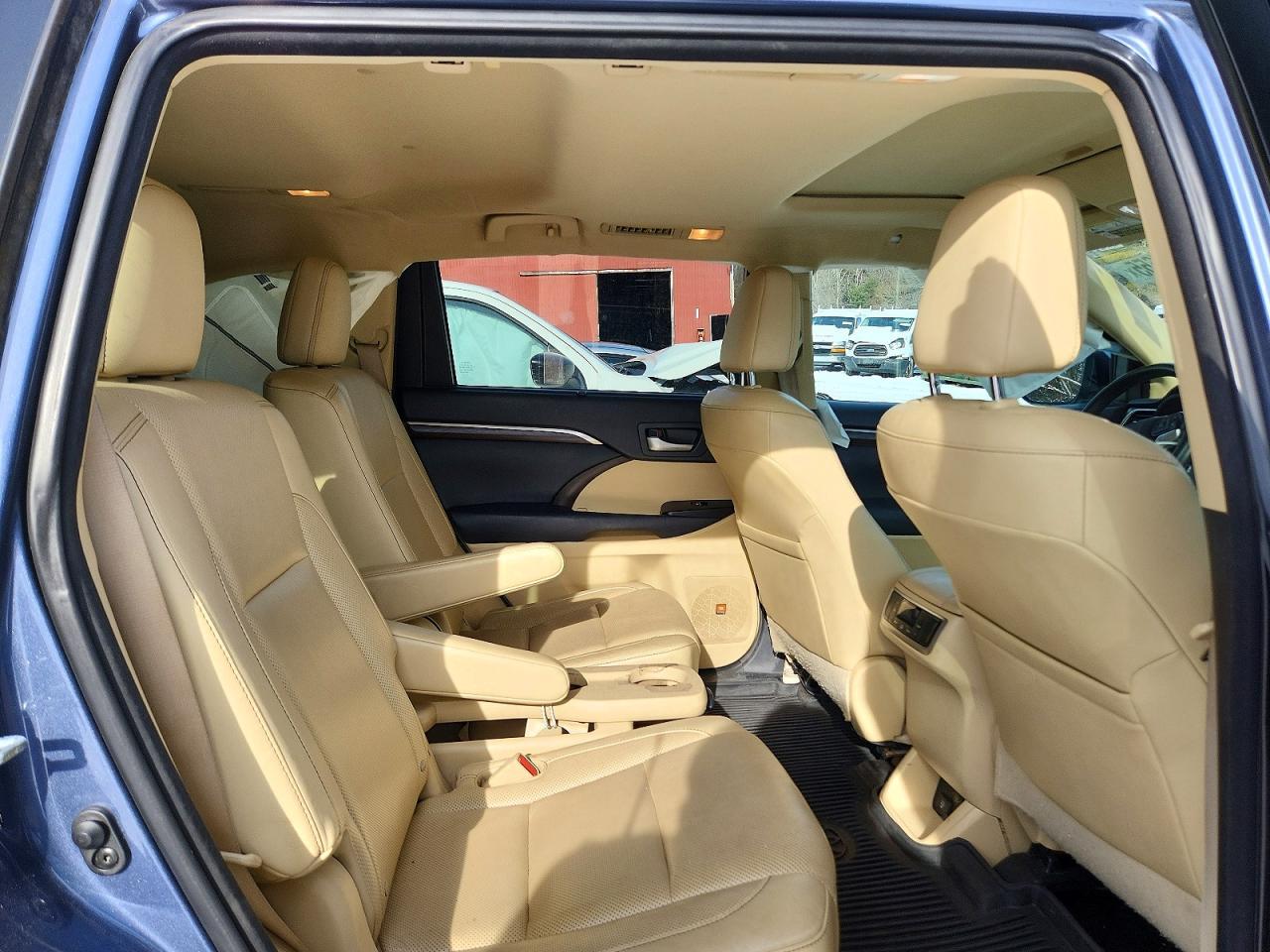2014 TOYOTA HIGHLANDER