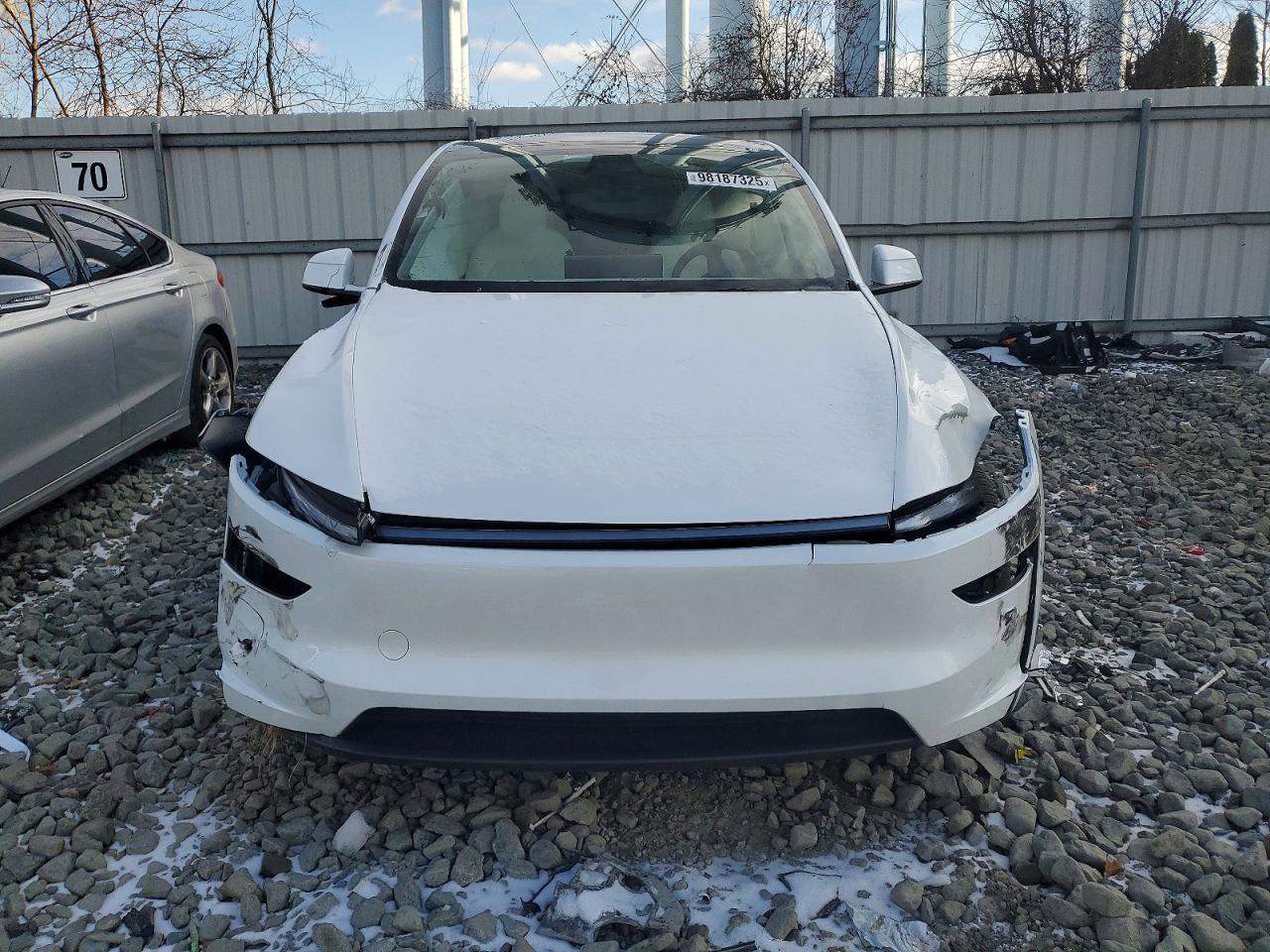 2026 TESLA MODEL Y