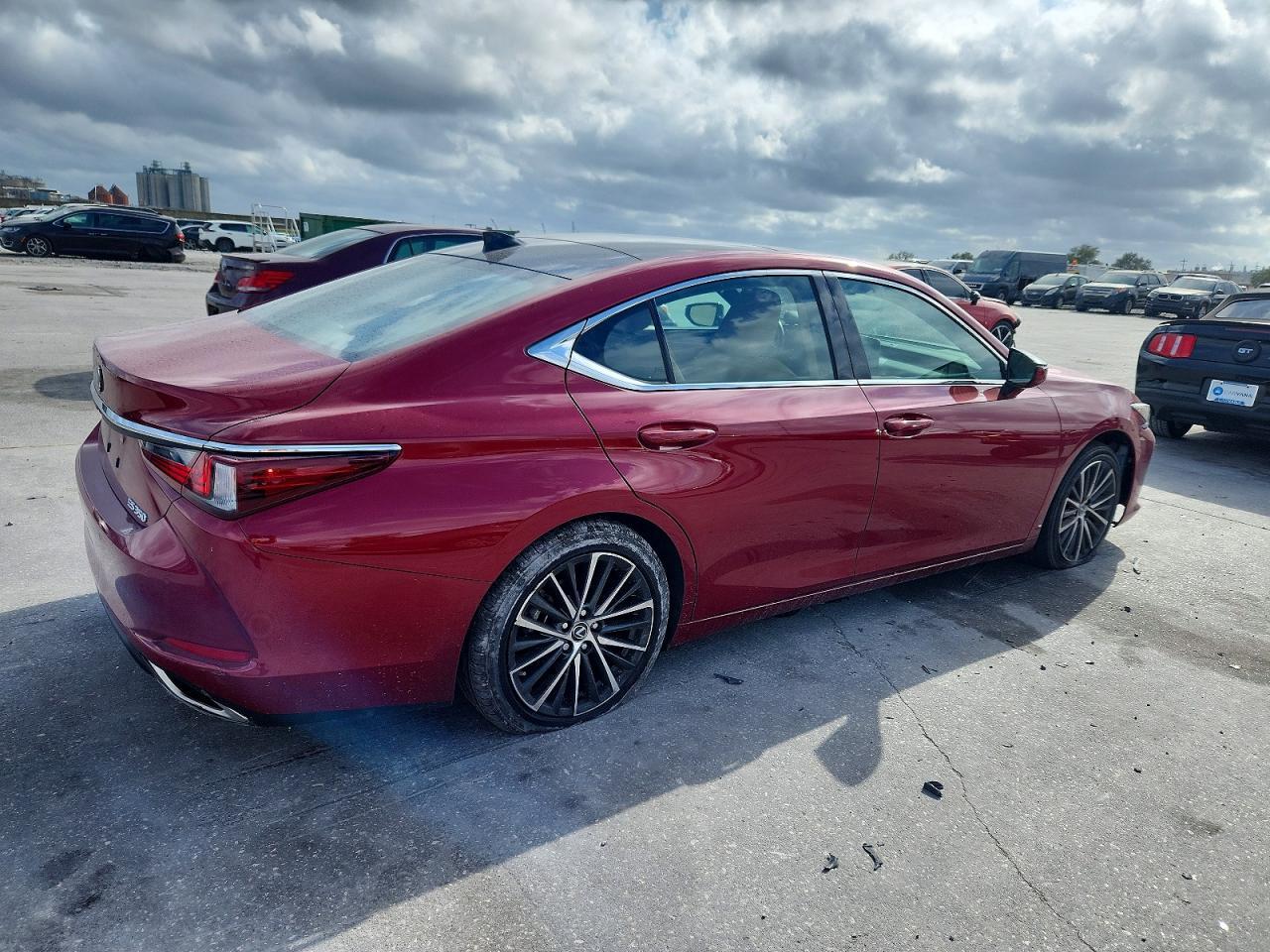 2025 LEXUS ES 350