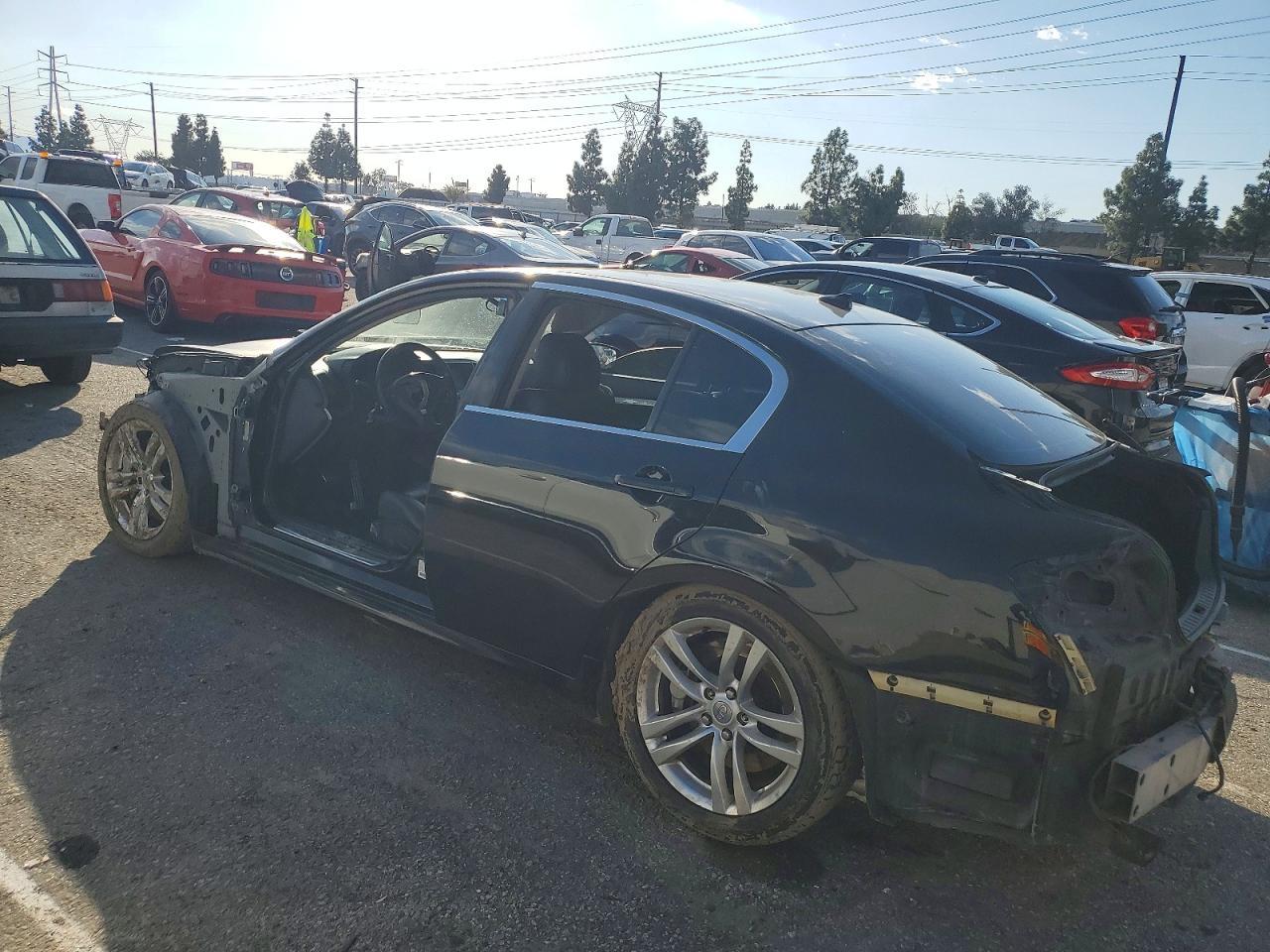 2011 INFINITI G37
