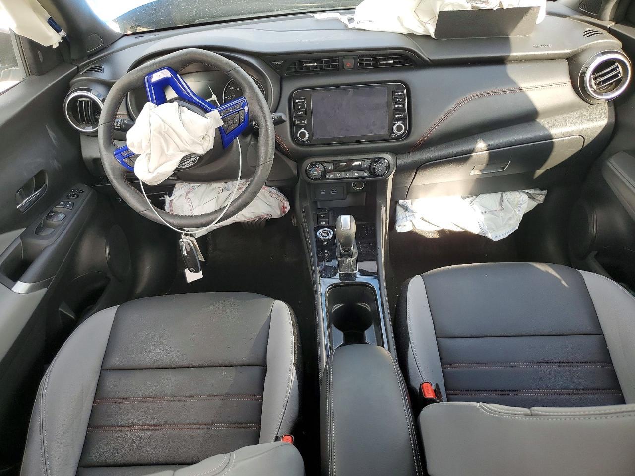 2023 NISSAN KICKS
