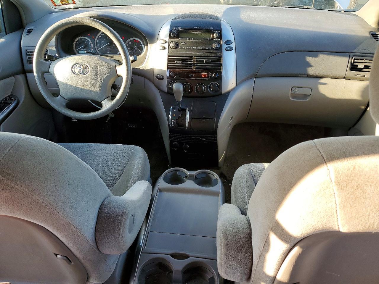 2006 TOYOTA SIENNA