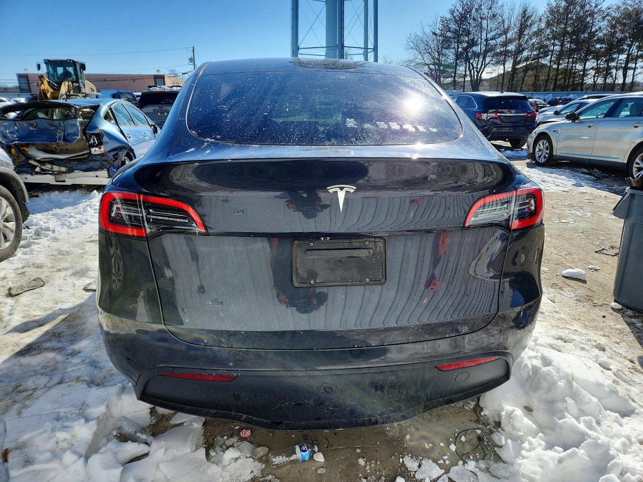 2025 TESLA MODEL Y