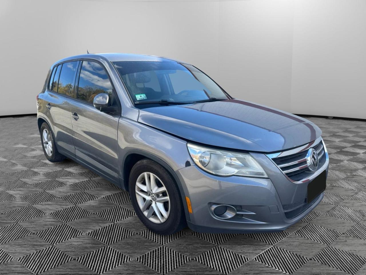 2011 VOLKSWAGEN TIGUAN