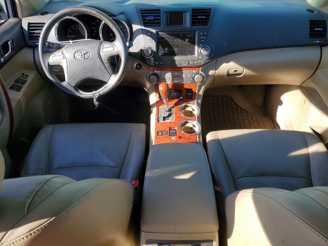 2010 TOYOTA HIGHLANDER