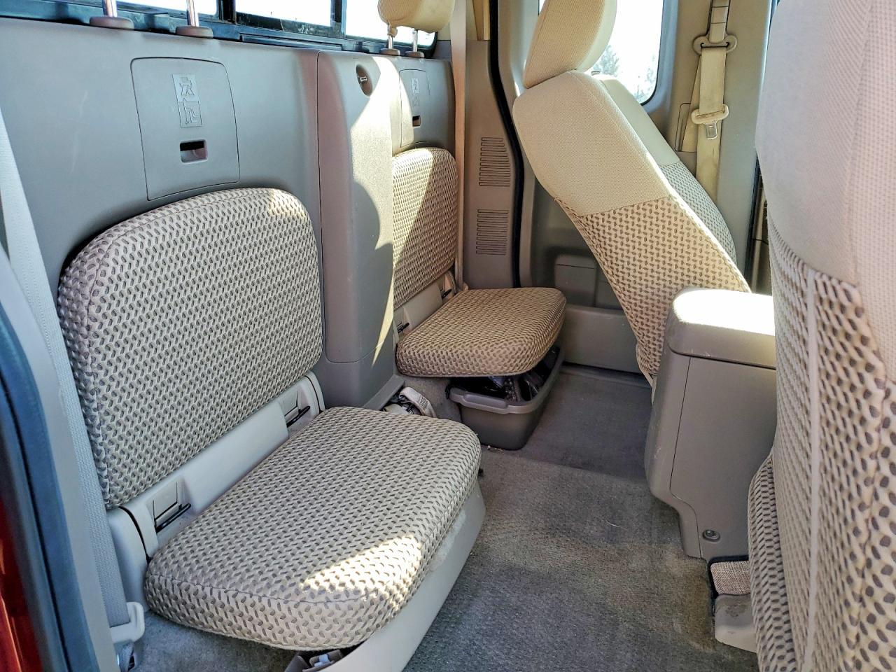 2016 NISSAN Frontier