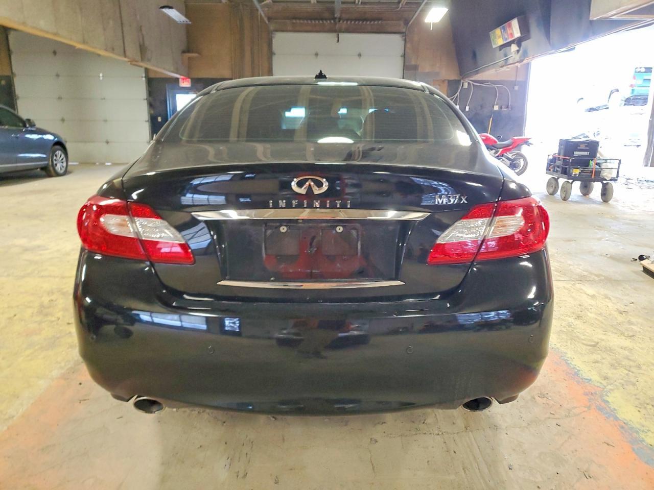 2013 INFINITI M37
