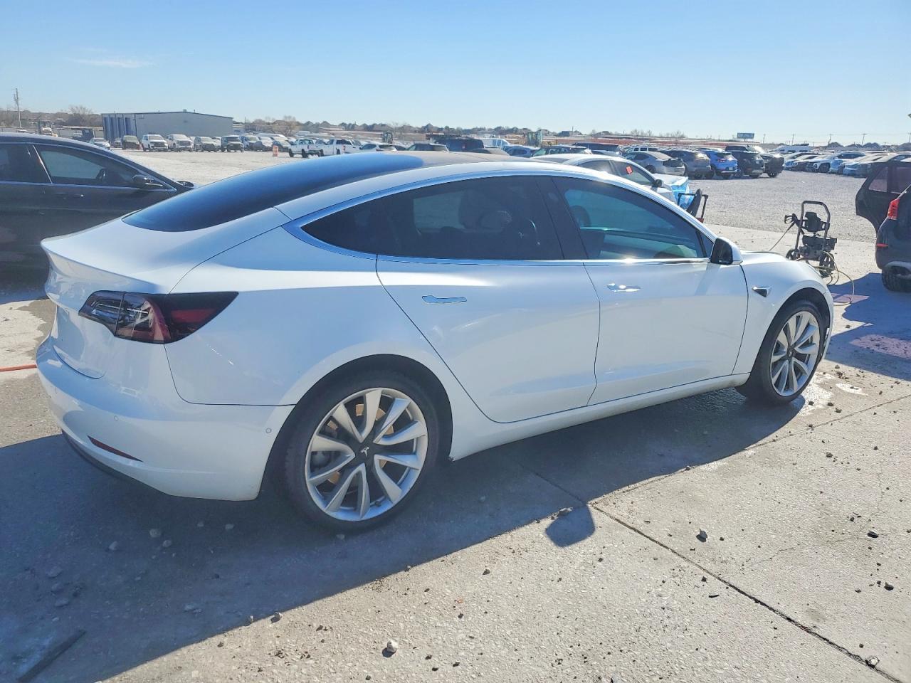 2018 TESLA MODEL 3