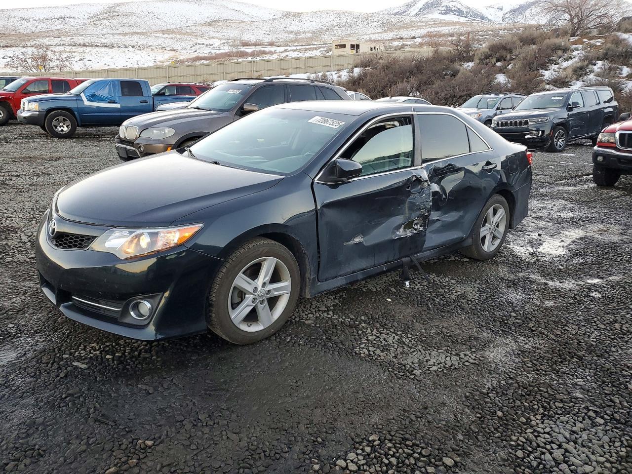 2014 TOYOTA CAMRY