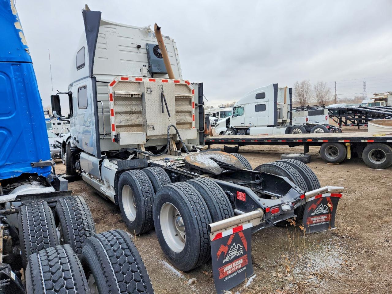 2022 VOLVO VNL