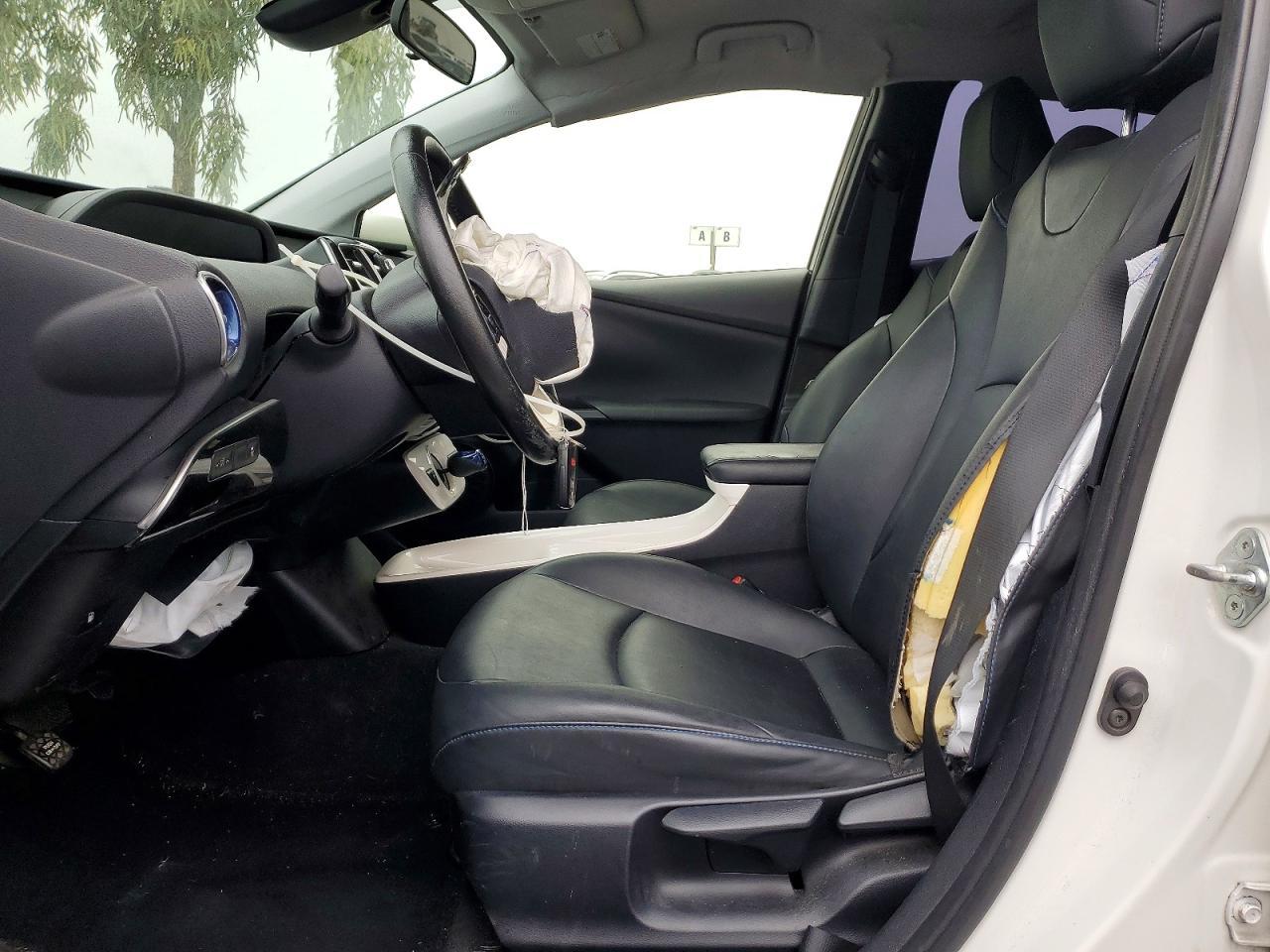2016 TOYOTA PRIUS