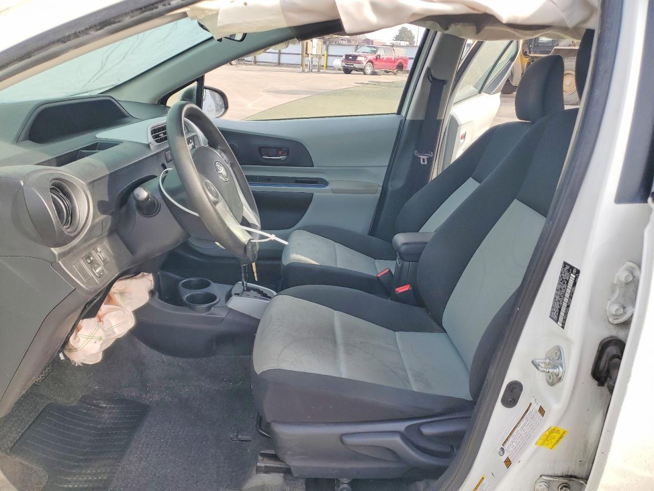 2012 TOYOTA Prius c