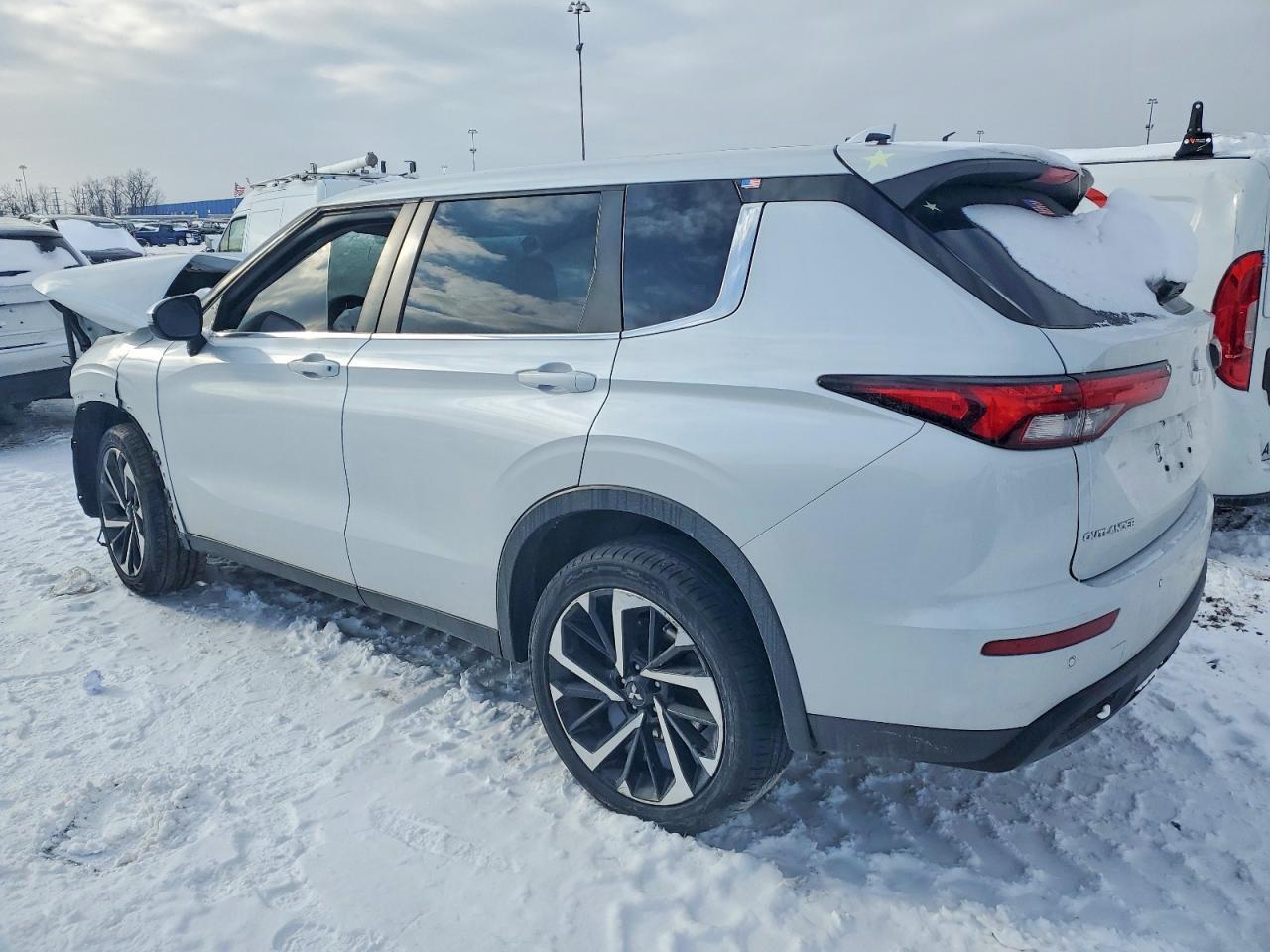 2022 MITSUBISHI outlander