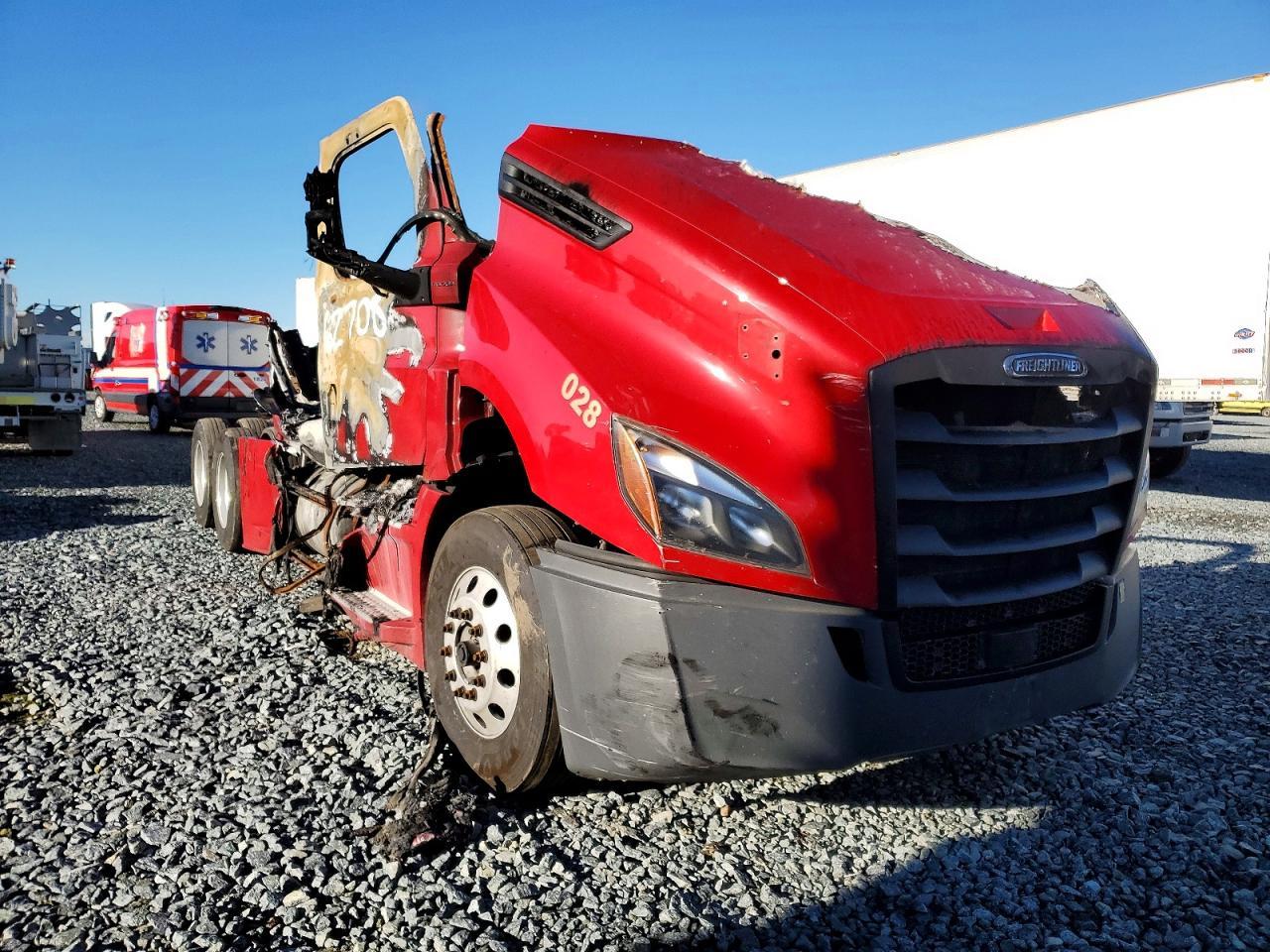2020 FREIGHTLINER CASCADIA 126