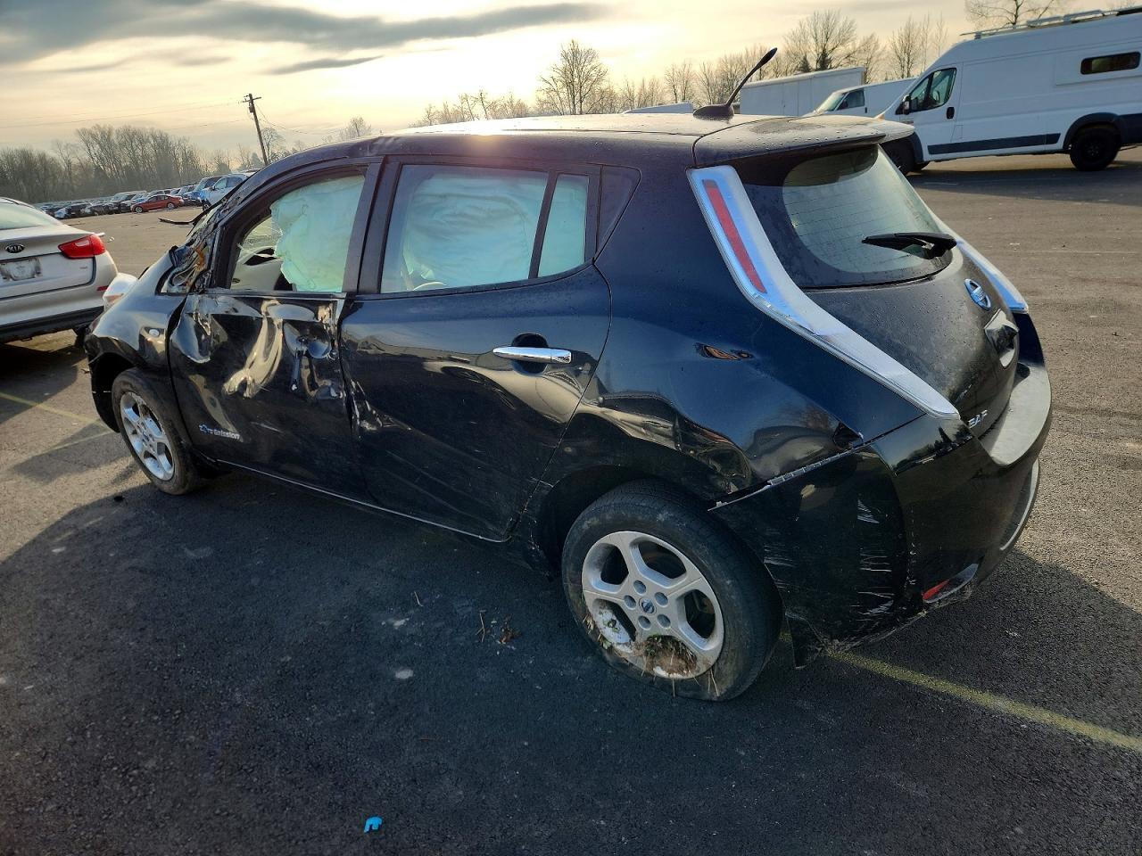 2011 NISSAN LEAF