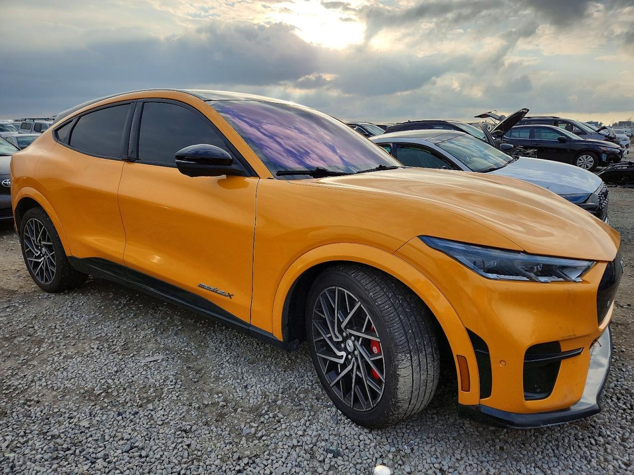 2021 FORD Mustang Mach-E