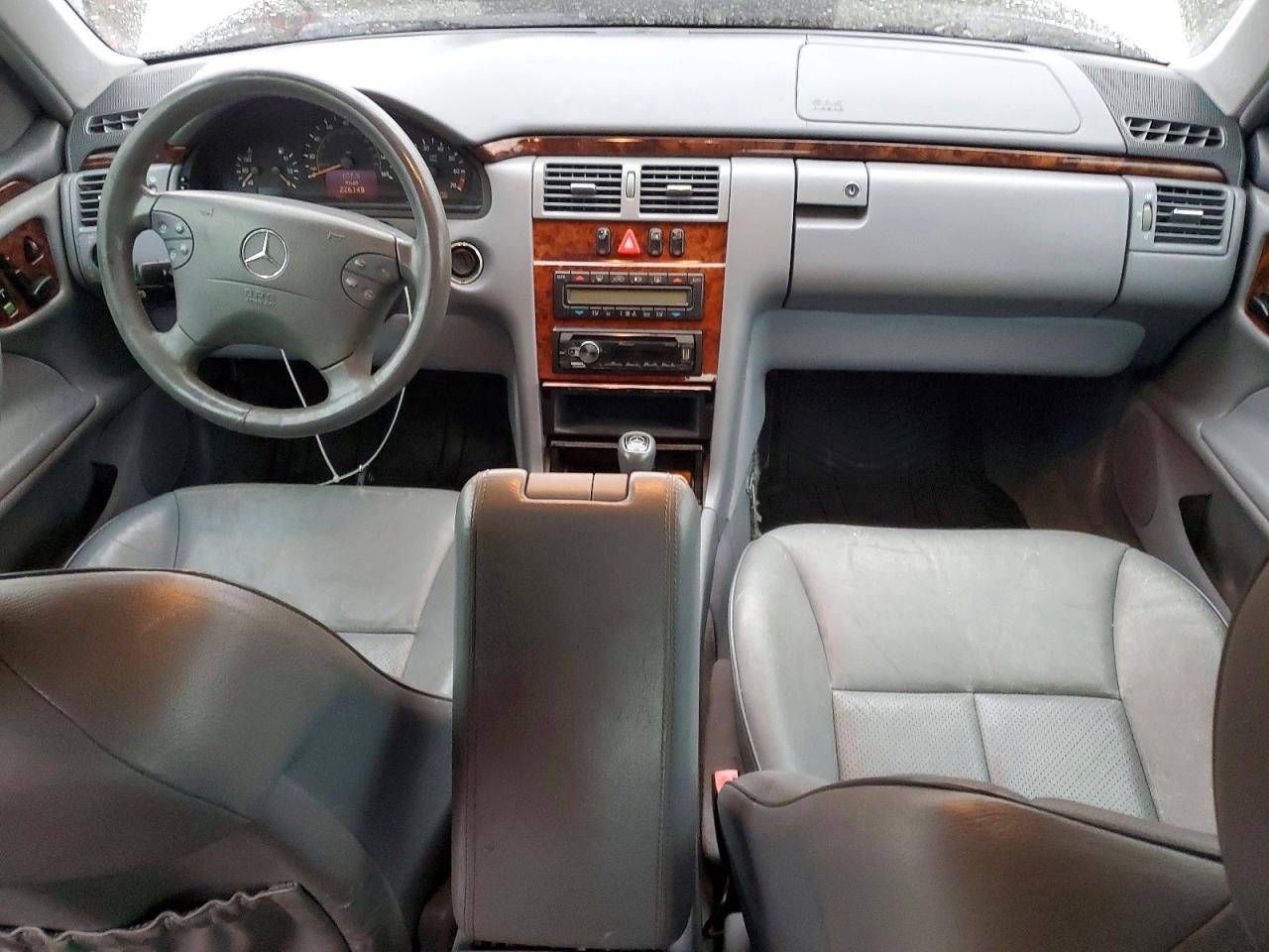 2000 MERCEDES-BENZ E-Class