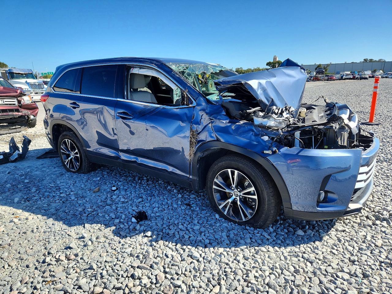 2019 TOYOTA HIGHLANDER