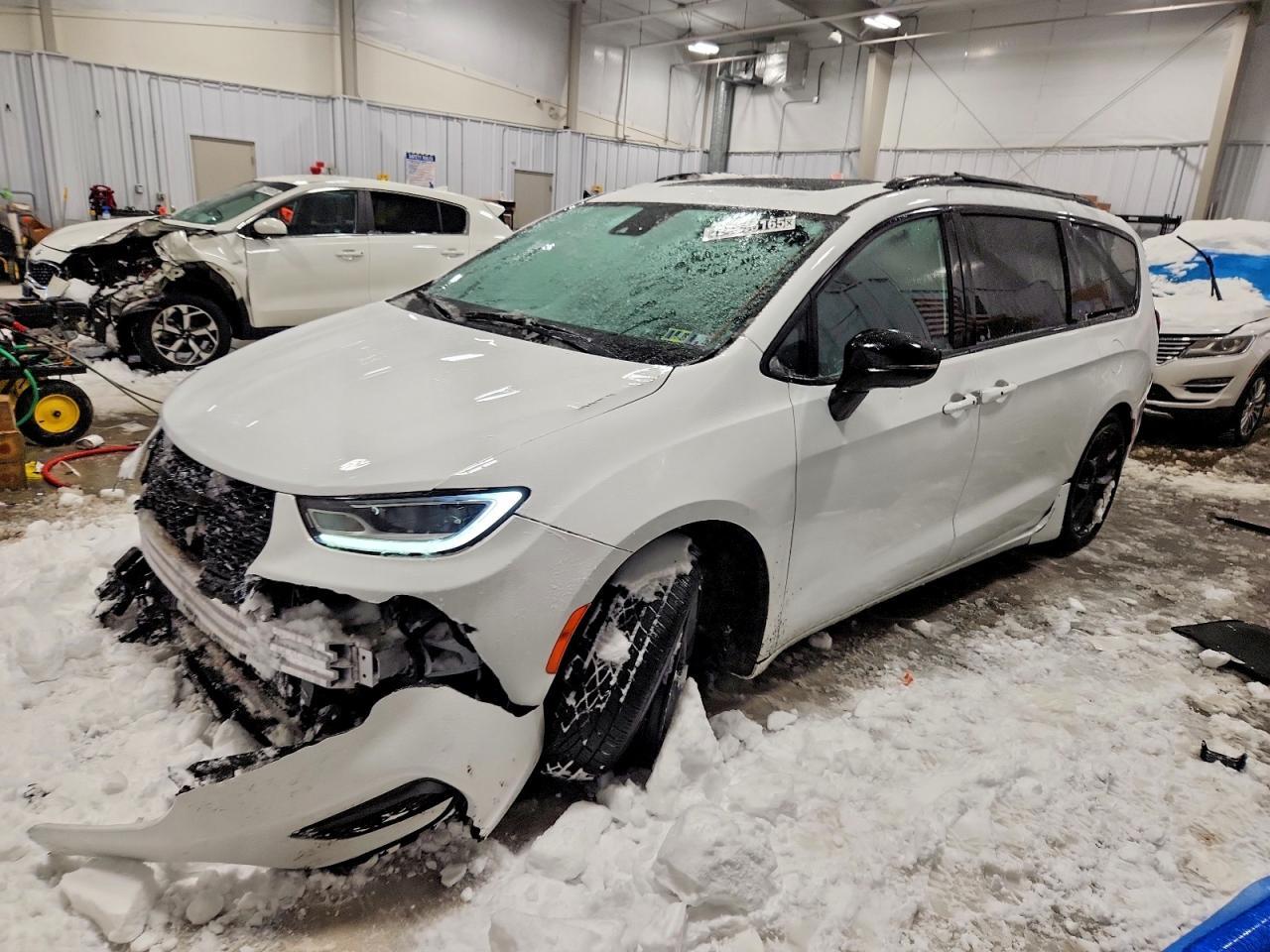 2025 CHRYSLER Pacifica