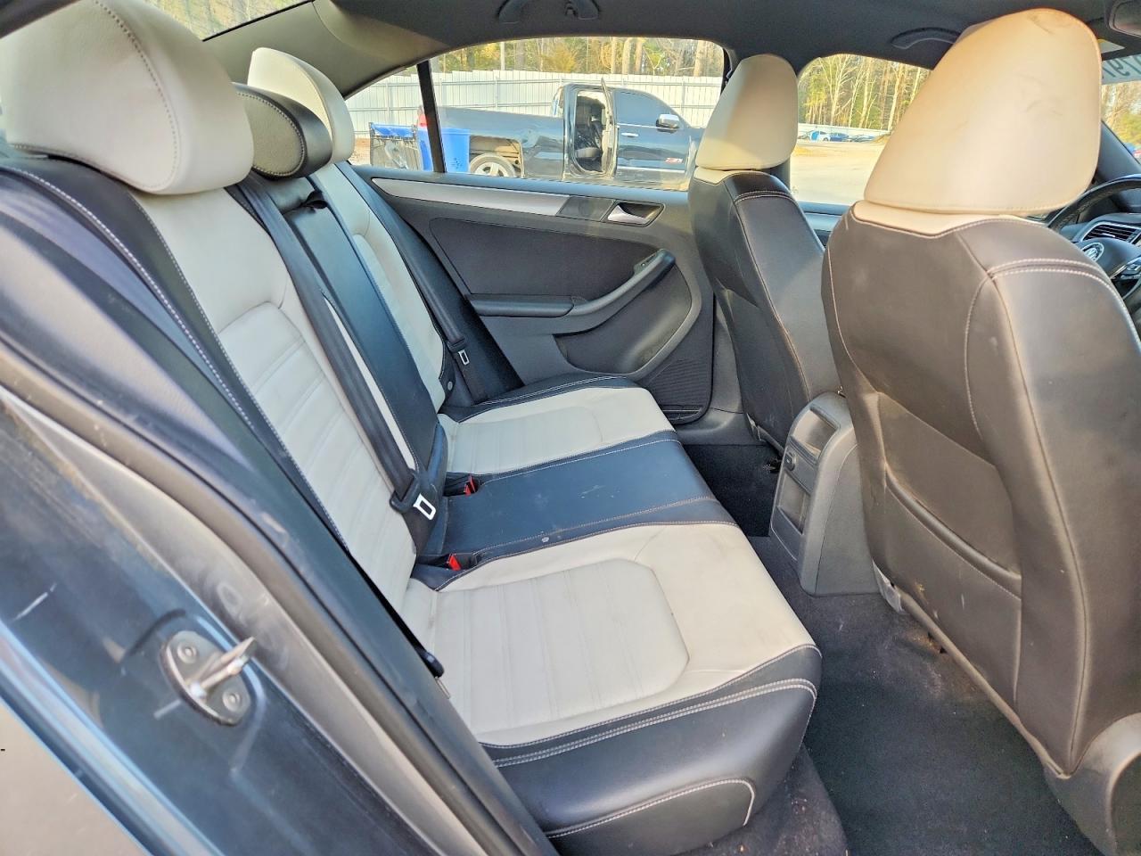 2016 VOLKSWAGEN JETTA
