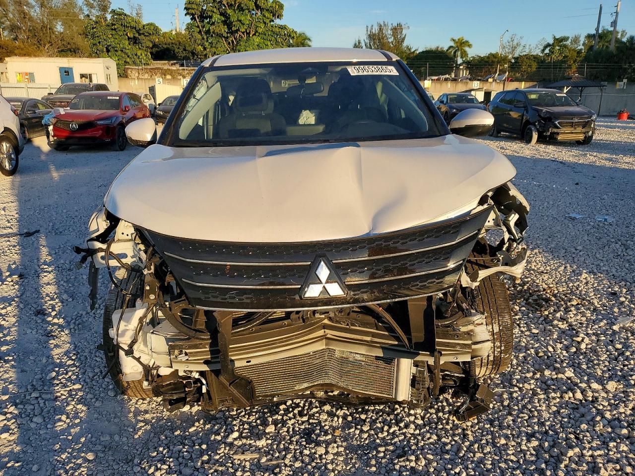 2024 MITSUBISHI outlander