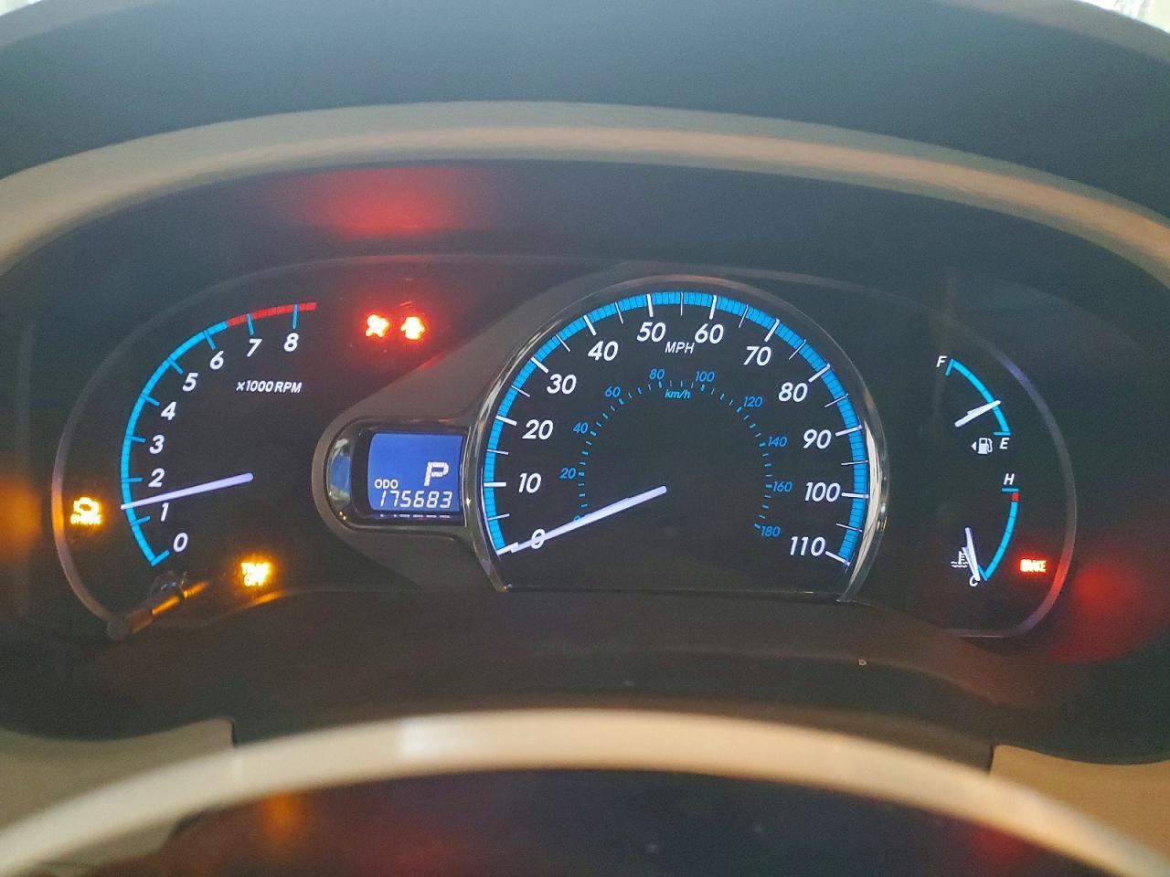 2012 TOYOTA SIENNA