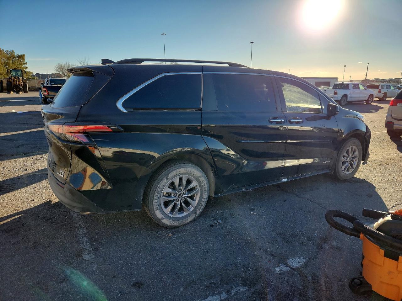 2021 TOYOTA SIENNA