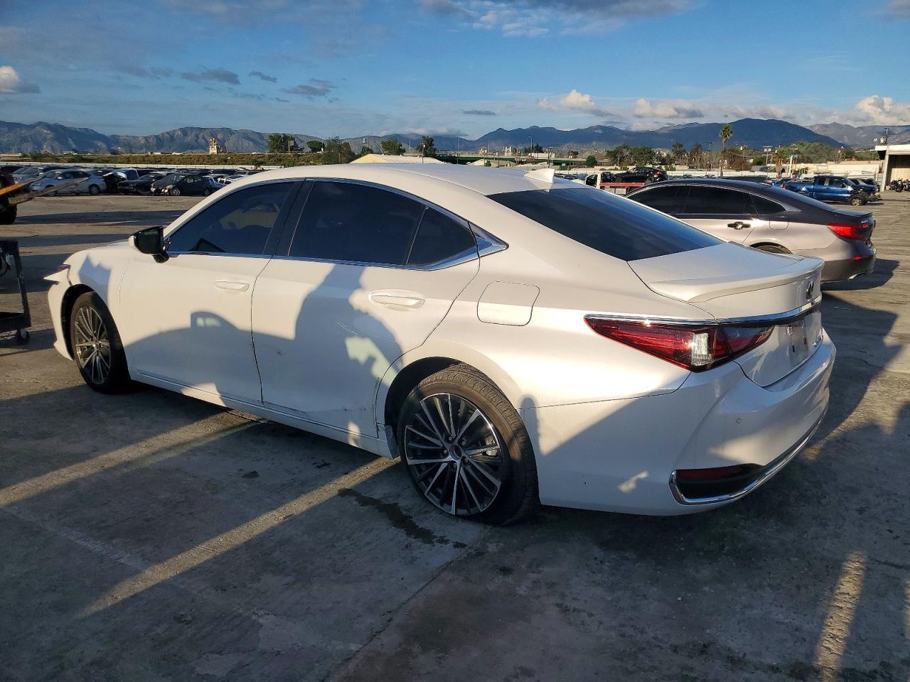 2024 LEXUS ES 300H
