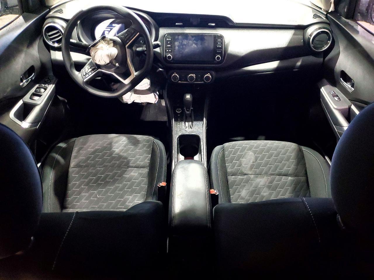2024 NISSAN KICKS