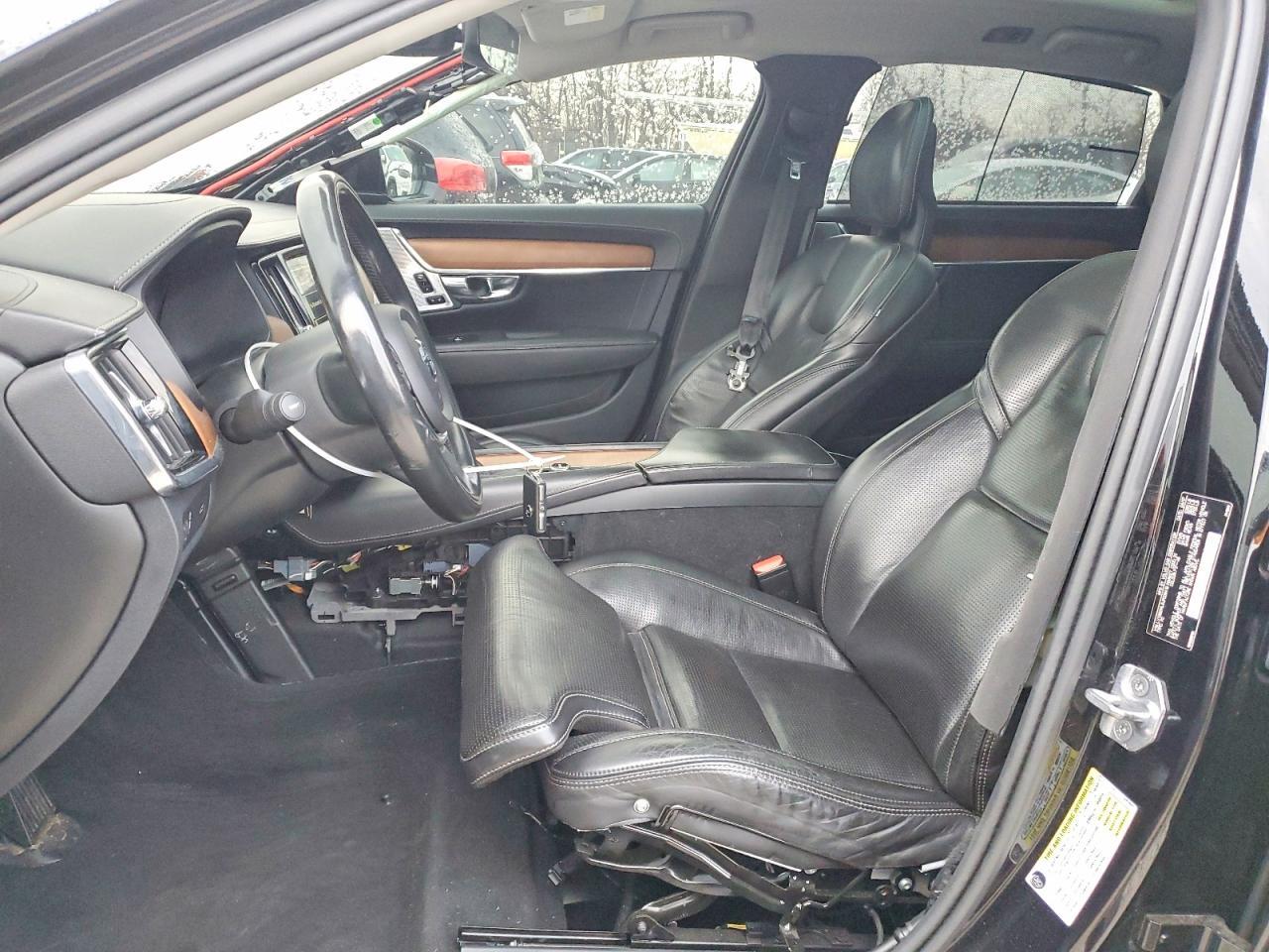 2018 VOLVO S90