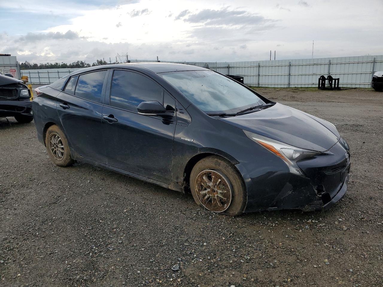 2016 TOYOTA PRIUS