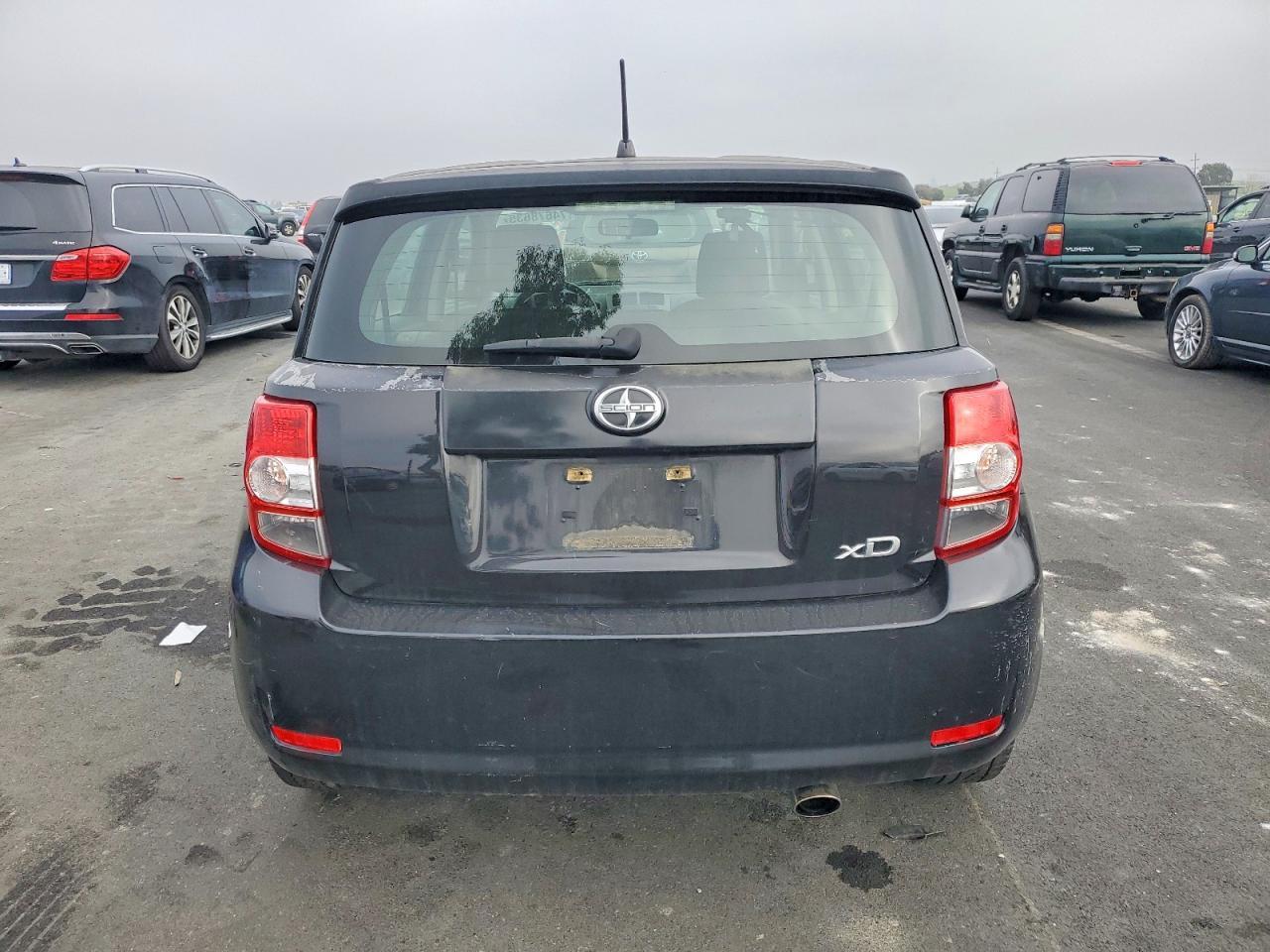 2010 TOYOTA SCION